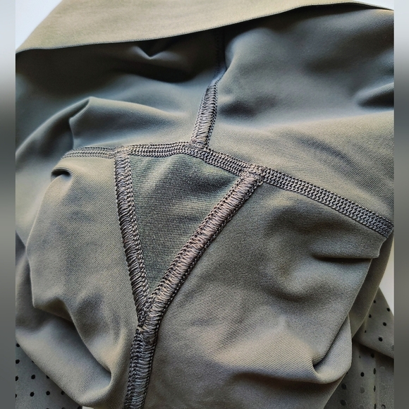 Lululemon x Soulcycle leggings activewear Ride & Reflect 28" Metal Grey sz 6. - Picture 12 of 17